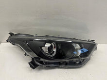 Laden Sie das Bild in den Galerie-Viewer, Frontscheinwerfer Toyota Yaris Rechts Scheinwerfer Headlight SCH7376462697np