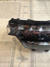 Laden Sie das Bild in den Galerie-Viewer, Frontscheinwerfer Skoda Kamiq 00213832-04 658941015 LED Links Headlight SCH6949405179jr