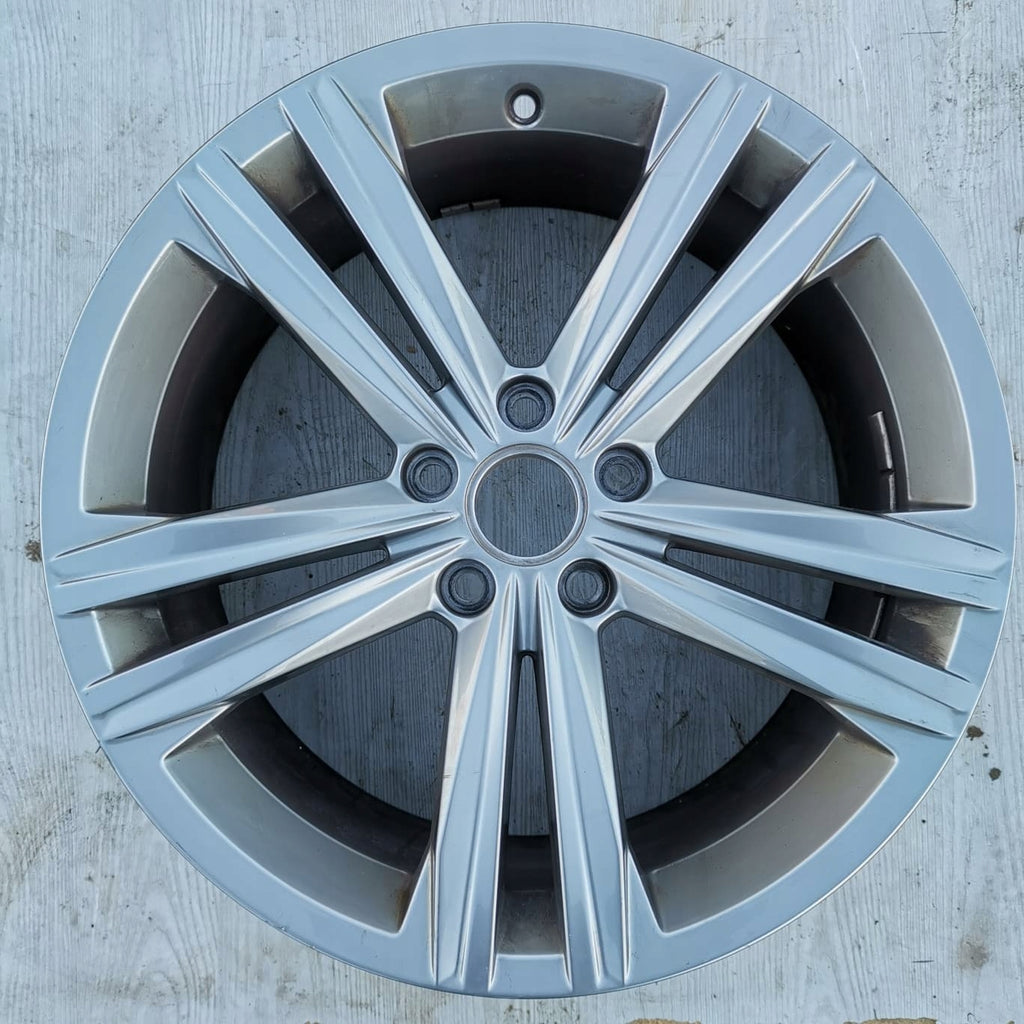 1x Alufelge 18 Zoll 8.0" 5x112 40ET Glanz 3G8601025N VW Rim Wheel FEL4650052435bw