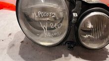Laden Sie das Bild in den Galerie-Viewer, Frontscheinwerfer Mercedes-Benz W210 A2108203061 Rechts Scheinwerfer Headlight SCH6759209177kn