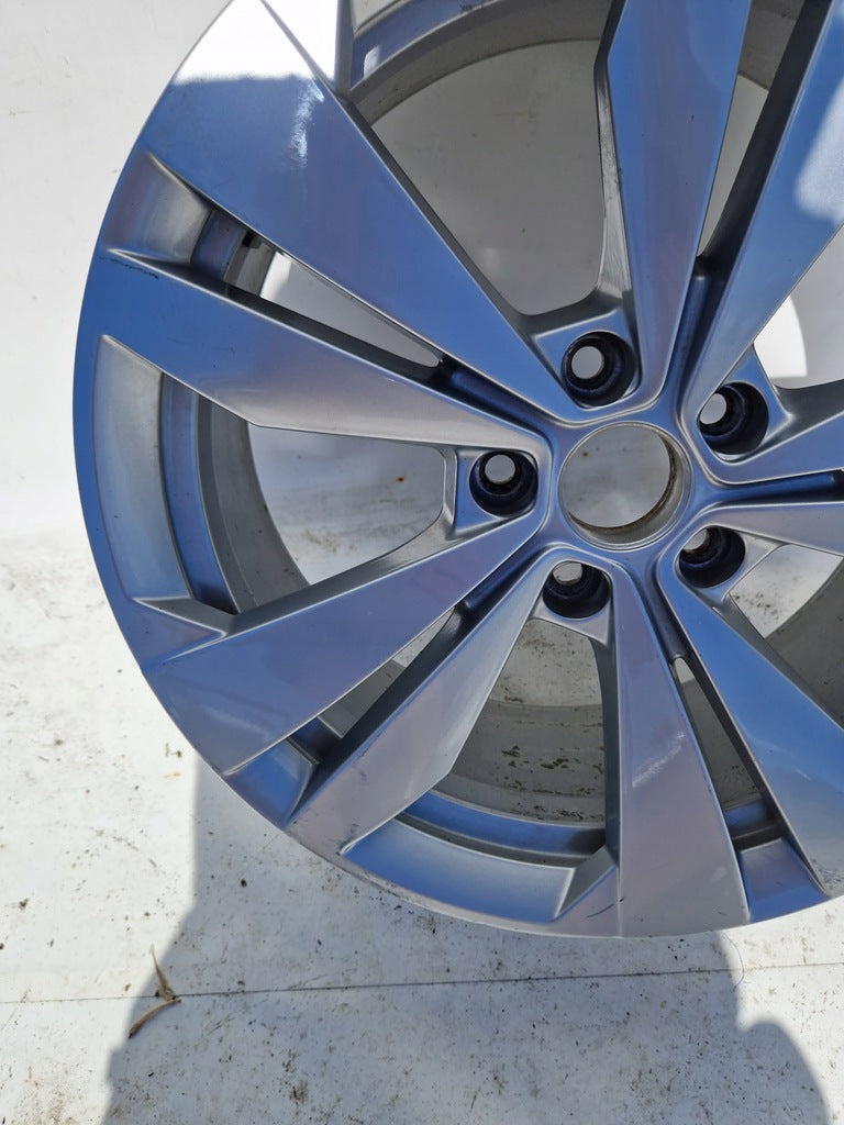 1x Alufelge 18 Zoll 7.5" 5x112 50ET Glanz Silber 10A071498 VW Rim Wheel FEL7777158204cb