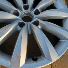 Load image into Gallery viewer, 1x Alufelge 17 Zoll 7.0" 5x112 43ET Glanz Silber 5N0601025P VW Tiguan Rim Wheel FEL9559672990be