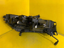 Laden Sie das Bild in den Galerie-Viewer, Frontscheinwerfer Skoda Enyaq 5LB941015G LED Links Scheinwerfer Headlight