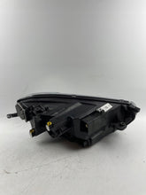 Laden Sie das Bild in den Galerie-Viewer, Frontscheinwerfer VW Taigo 2G7941005A LED Links Scheinwerfer Headlight SCH5115801075pt