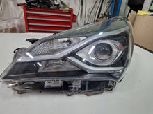 Load image into Gallery viewer, Frontscheinwerfer Toyota Yaris LED Ein Stück (Rechts oder Links) Headlight