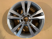 Laden Sie das Bild in den Galerie-Viewer, 1x Alufelge 18 Zoll 7.5&quot; 5x112 44ET A2054012802 Mercedes-Benz W205 Rim Wheel