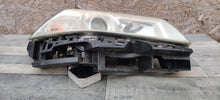 Laden Sie das Bild in den Galerie-Viewer, Frontscheinwerfer Renault Megane II 8200412742E Ein Stück (Rechts oder Links) SCH2519839837la