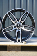 Load image into Gallery viewer, 4x Alufelge 18 Zoll 7.5&quot; 5x112 52ET Glanz Schwarz A1764010700 Mercedes-Benz W176
