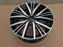 Load image into Gallery viewer, 1x Alufelge 17 Zoll 7.0&quot; 5x112 43ET 5C0601025BQ VW Beetle Rim Wheel