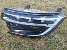 Laden Sie das Bild in den Galerie-Viewer, Frontscheinwerfer Renault I 260606399R Links Scheinwerfer Headlight SCH3412444139rq