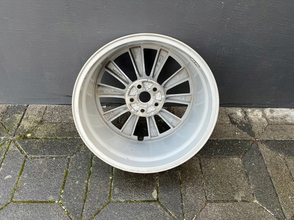 1x Alufelge 19 Zoll 8.5" 5x114.3 40ET Glanz Silber 1044264-00-A Tesla Model 3 FEL2533766092il