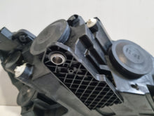 Laden Sie das Bild in den Galerie-Viewer, Frontscheinwerfer Skoda Superb III 3V1941015 Ein Stück (Rechts oder Links)