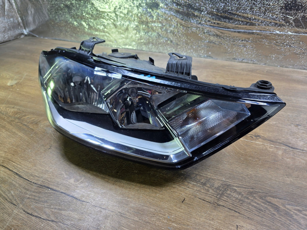 Frontscheinwerfer Audi A1 82A941004 Rechts Scheinwerfer Headlight SCH7367531603jn