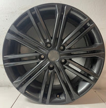 Laden Sie das Bild in den Galerie-Viewer, 1x Alufelge 17 Zoll 7.0" 5x112 5F0601025S Seat Leon Rim Wheel FEL4389942112ab