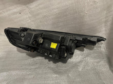 Laden Sie das Bild in den Galerie-Viewer, Frontscheinwerfer Hyundai Ix35 92102-S2 Xenon Rechts Scheinwerfer Headlight SCH4420962399nd
