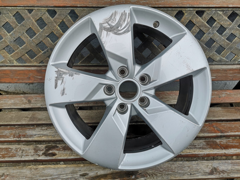 1x Alufelge 17 Zoll 7.0" 5x112 47ET Glanz Silber 8S0601025J Audi Tt Rim Wheel