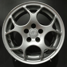 Laden Sie das Bild in den Galerie-Viewer, 4x Alufelge 15 Zoll 7.0" 5x100 38ET Glanz Silber F509074 VW Passat B4 Golf I FEL2372702730ca