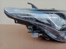 Laden Sie das Bild in den Galerie-Viewer, Frontscheinwerfer Toyota Auris 81110-02K60 Rechts Scheinwerfer Headlight