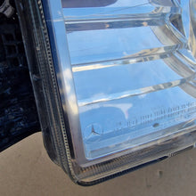 Laden Sie das Bild in den Galerie-Viewer, Frontscheinwerfer Mercedes-Benz A9608200639 Links Scheinwerfer Headlight SCH6909881327za