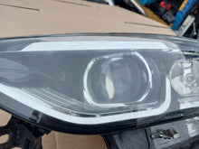 Laden Sie das Bild in den Galerie-Viewer, Frontscheinwerfer Renault Megane IV 260603157R 90060911 Links Headlight SCH5437093361xo