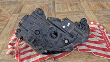 Laden Sie das Bild in den Galerie-Viewer, Frontscheinwerfer Audi A3 8V0941005E Links Scheinwerfer Headlight SCH1733315316sw