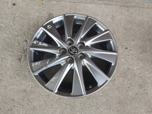 Laden Sie das Bild in den Galerie-Viewer, 1x Alufelge 16 Zoll 6.0&quot; 5x100 Toyota Yaris Cross Rim Wheel