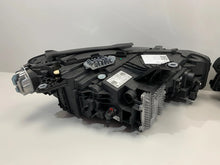 Laden Sie das Bild in den Galerie-Viewer, Frontscheinwerfer BMW 2 U06 5A42247 5A42248 Ein Stück (Rechts oder Links)