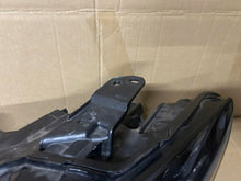 Laden Sie das Bild in den Galerie-Viewer, Frontscheinwerfer Mazda III B0L5-67890 Links Scheinwerfer Headlight