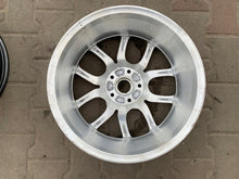 Laden Sie das Bild in den Galerie-Viewer, 1x Alufelge 17 Zoll 6.5&quot; 5x114.3 47ET Glanz 403009499R Renault Rim Wheel