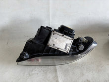Load image into Gallery viewer, Frontscheinwerfer Audi A4 B5 8D0941029AN Xenon Ein Stück (Rechts oder Links)