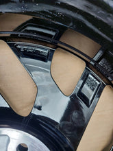 Load image into Gallery viewer, 1x Alufelge 18 Zoll 7.5&quot; 5x114.3 45ET Glanz Schwarz 52910-J7DA0 Kia Xceed