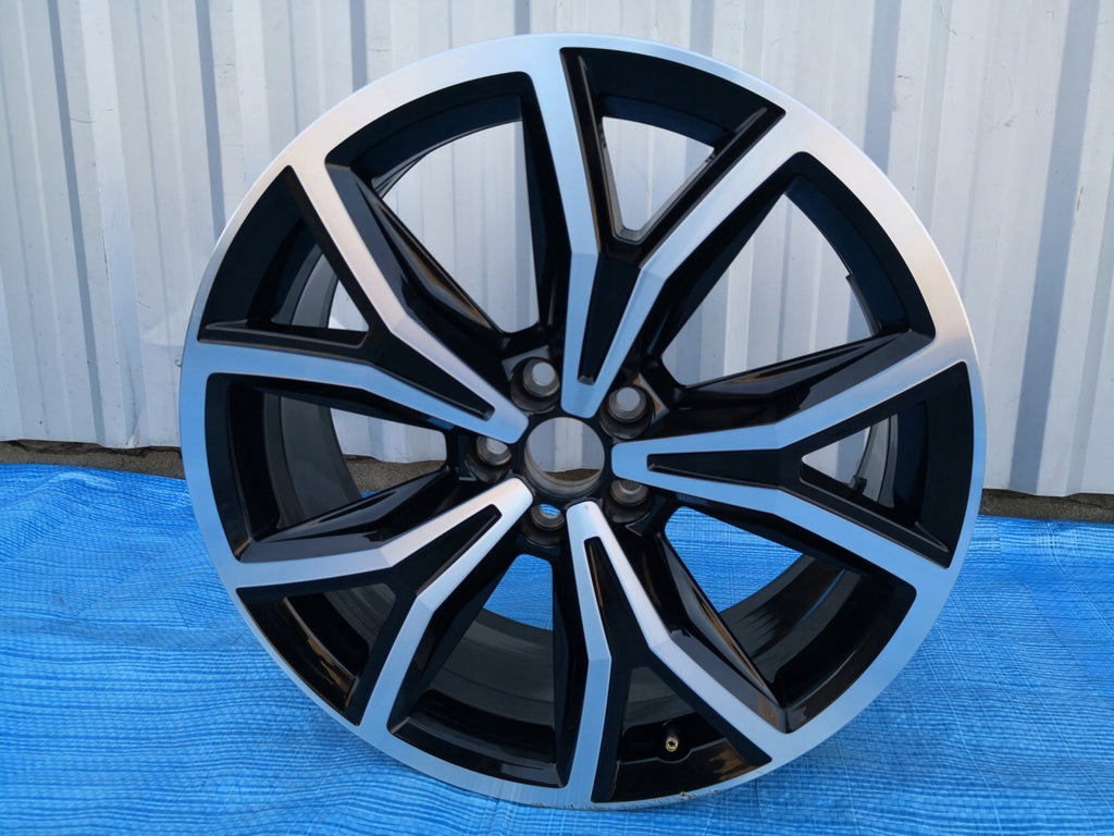 1x Alufelge 18 Zoll 7.0" 5x100 39ET 2GM601025F VW T Cross T-Cross Rim Wheel FEL9243609720bu