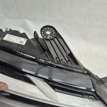 Load image into Gallery viewer, Frontscheinwerfer Dacia Sandero III 260107920R Full LED Rechts Headlight SCH8930346157fc