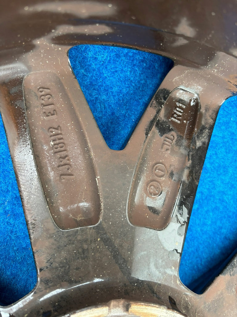 1x Alufelge 18 Zoll 7.0" 5x100 39ET 2GM601025 VW T-Cross Rim Wheel