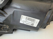 Laden Sie das Bild in den Galerie-Viewer, Frontscheinwerfer Opel Corsa D 93189358 Ein Stück (Rechts oder Links) Headlight SCH2641005817ab
