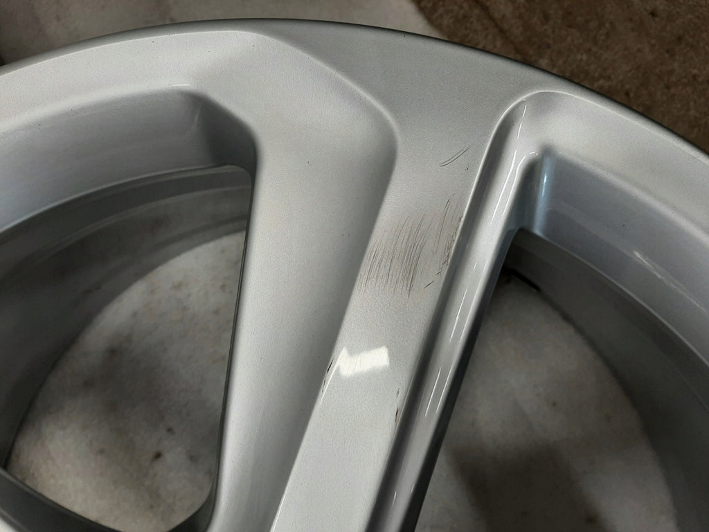 4x Alufelge 20 Zoll 8.5" 5x112 33ET Glanz Silber 8R0601025CJ Audi C7 A4 B8 FEL1295113583zw