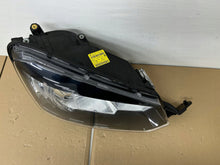 Laden Sie das Bild in den Galerie-Viewer, Frontscheinwerfer Skoda Yeti 5L1941016C Xenon Rechts Scheinwerfer Headlight