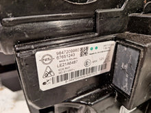 Laden Sie das Bild in den Galerie-Viewer, Frontscheinwerfer Opel Vivaro C 9847209980 Links Scheinwerfer Headlight