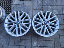 Load image into Gallery viewer, 1x Alufelge 15 Zoll 6.0" 4x100 Kia Rio Iv Rim Wheel FEL1170884976cc