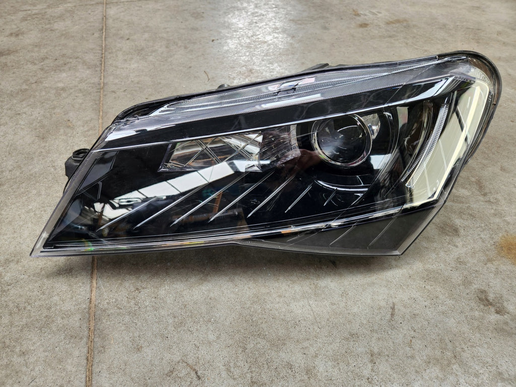 Frontscheinwerfer Skoda Superb III 3V1941015A Links Scheinwerfer Headlight SCH3649286139jb