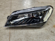 Laden Sie das Bild in den Galerie-Viewer, Frontscheinwerfer Skoda Superb III 3V1941015A Links Scheinwerfer Headlight SCH3649286139jb