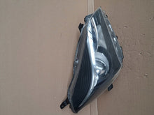 Laden Sie das Bild in den Galerie-Viewer, Frontscheinwerfer Toyota Yaris Rechts Scheinwerfer Headlight SCH6934399216wq