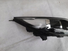 Laden Sie das Bild in den Galerie-Viewer, Frontscheinwerfer Kia Sportage 92102-3U250 Rechts Scheinwerfer Headlight