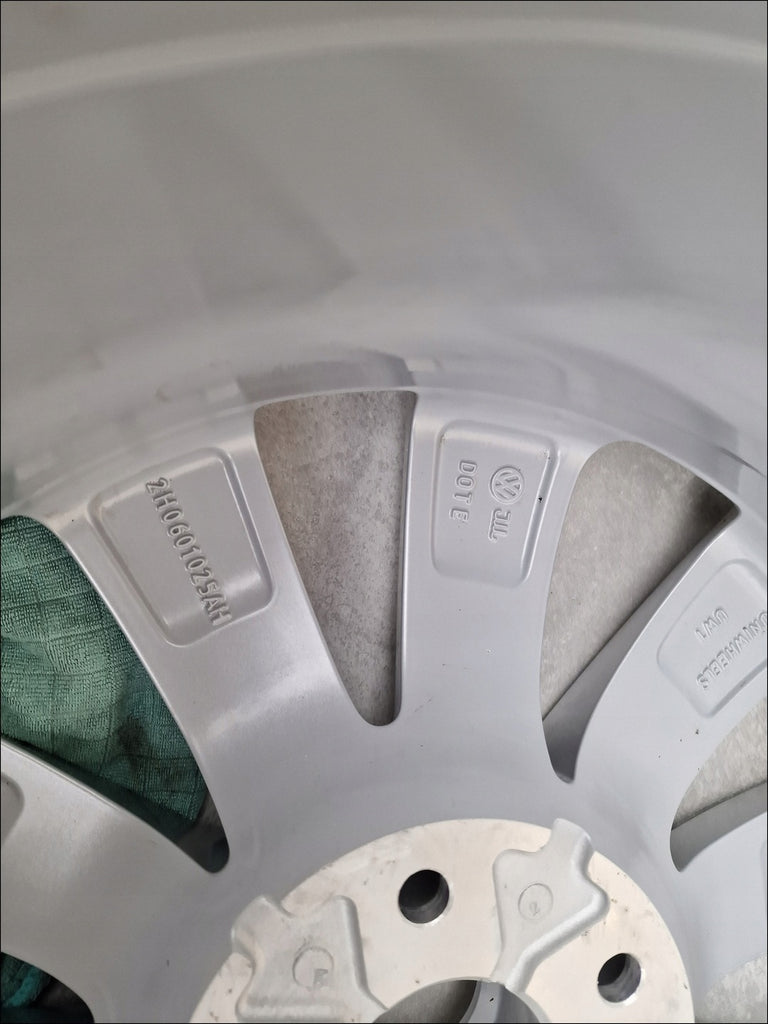 1x Alufelge 18 Zoll 7.5" 5x120 45ET 2H0601025AH VW Amarok Transporter Rim Wheel