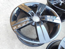 Load image into Gallery viewer, 4x Alufelge 17 Zoll 8.0&quot; 5x112 47ET Glanz 8J0601025C Audi A4 B7 Rim Wheel