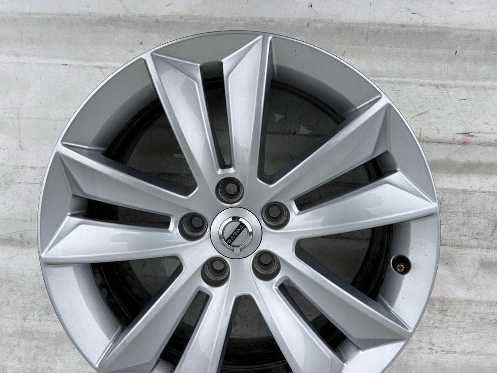 1x Alufelge 17 Zoll 7.0" 5x108 40 5ET Glanz Silber 31471309 Volvo S60 V60