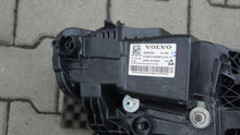 Load image into Gallery viewer, Frontscheinwerfer Volvo 80000401 Links Scheinwerfer Headlight SCH7768688671ce
