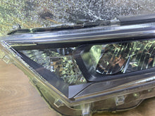 Load image into Gallery viewer, Frontscheinwerfer Toyota V LED Links Scheinwerfer Headlight SCH8730303193en