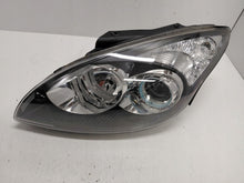 Laden Sie das Bild in den Galerie-Viewer, Frontscheinwerfer Hyundai I30 921012R000 Links Scheinwerfer Headlight SCH5569953760ac