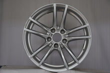 Laden Sie das Bild in den Galerie-Viewer, 1x Alufelge 18 Zoll 9.0" 5x120 29ET Glanz Silber 2284906 BMW Rim Wheel FEL9493161373ge